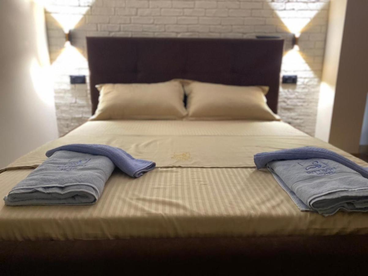 Ritson Hotel Vlorë Esterno foto