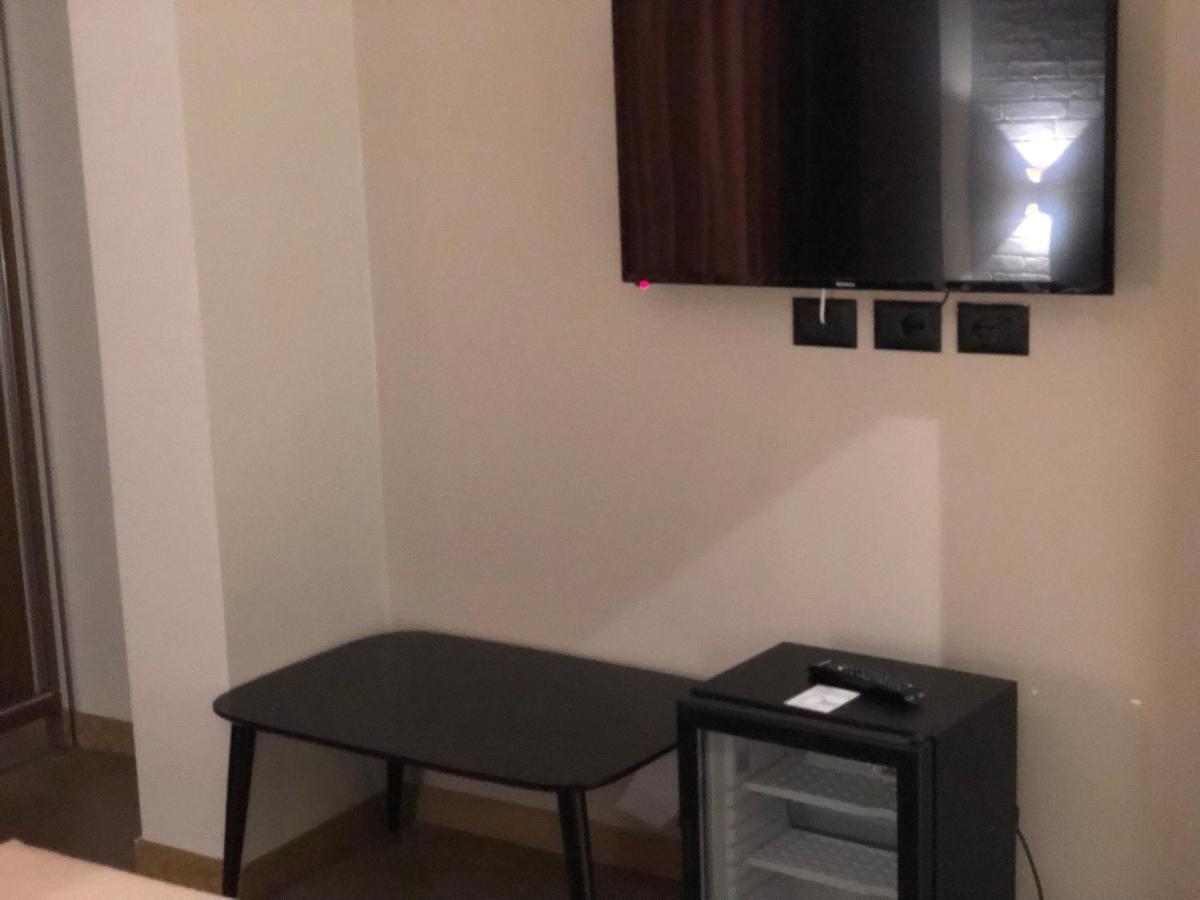 Ritson Hotel Vlorë Esterno foto