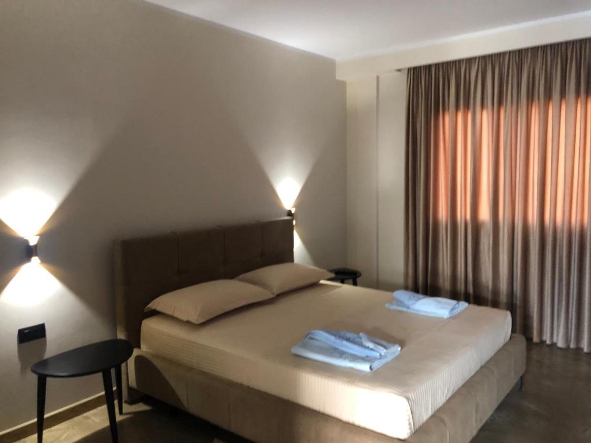 Ritson Hotel Vlorë Esterno foto