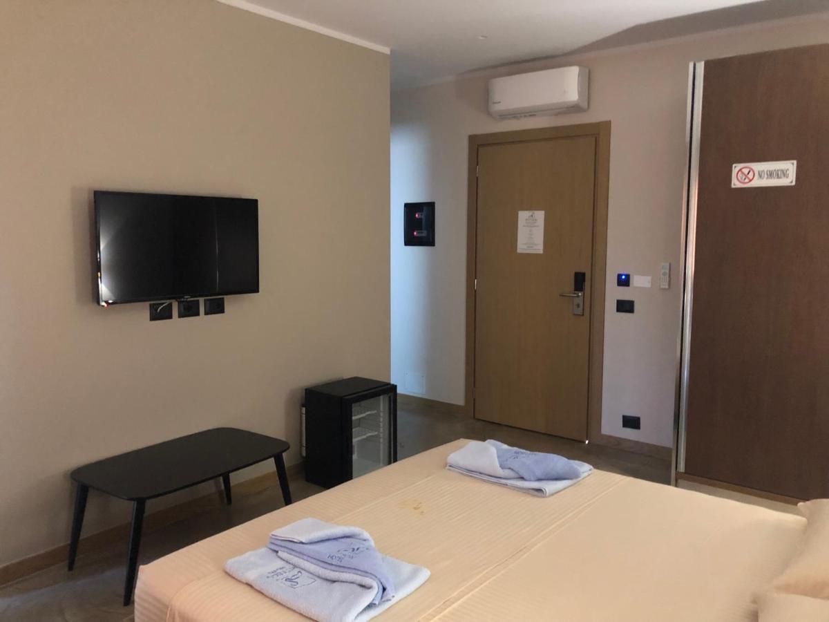 Ritson Hotel Vlorë Esterno foto