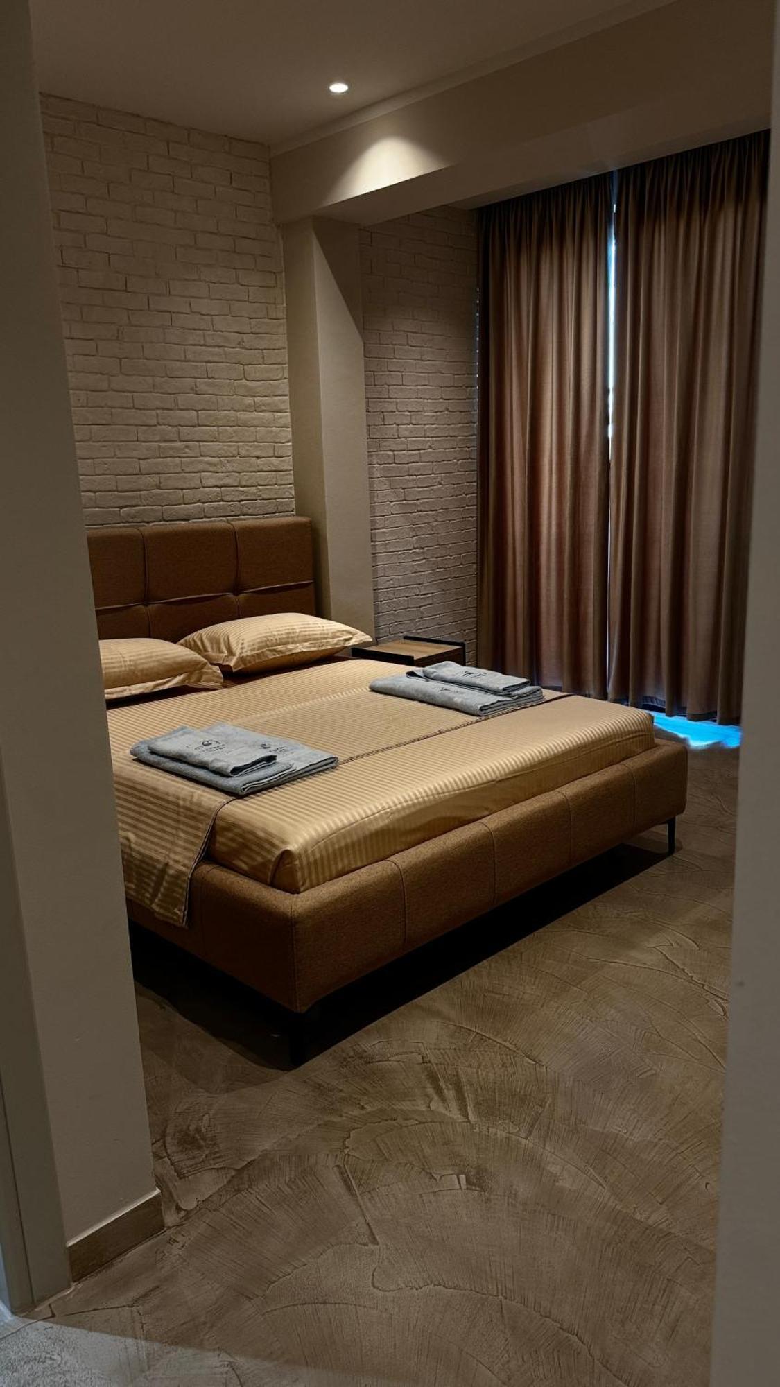Ritson Hotel Vlorë Esterno foto