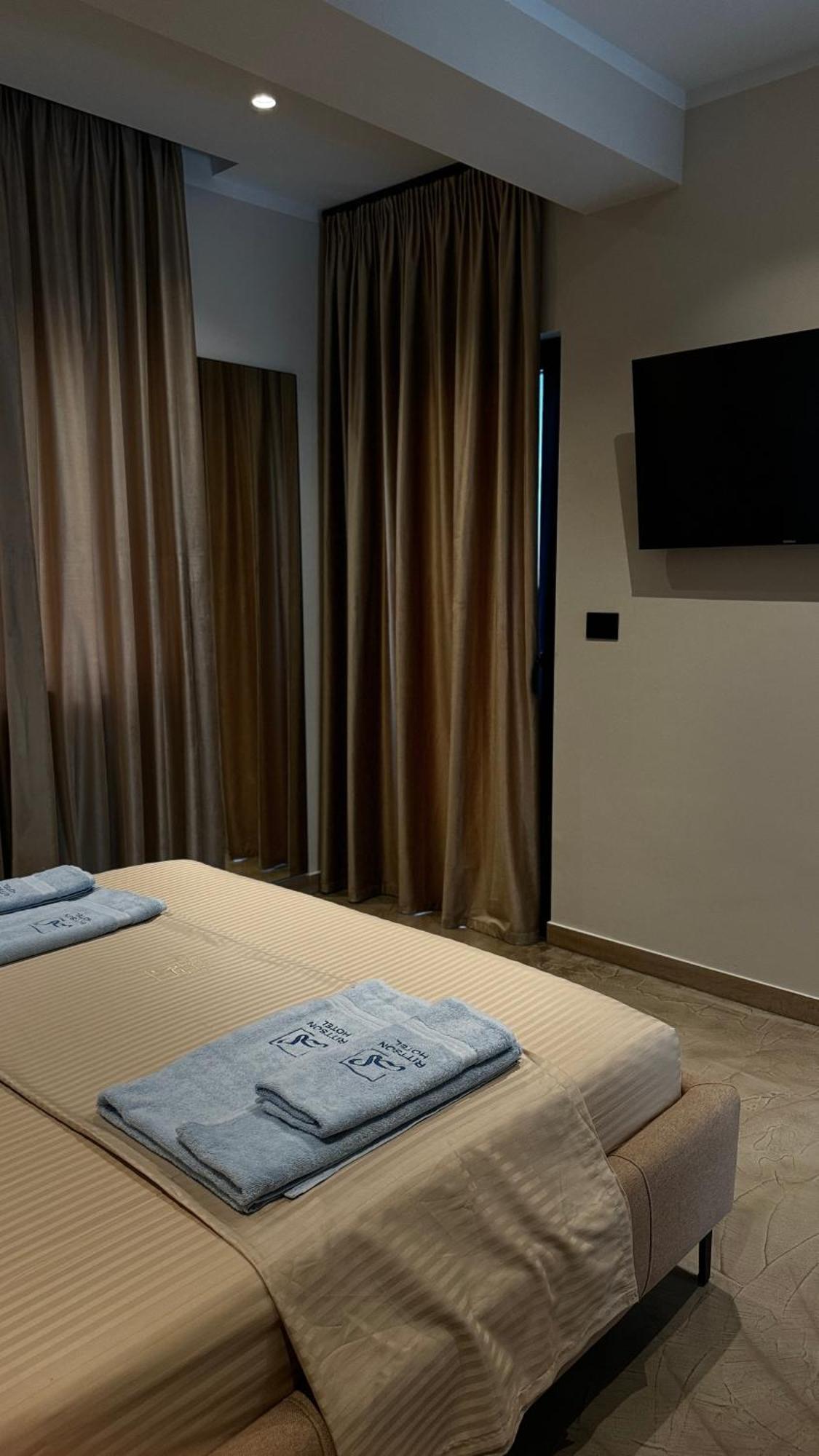 Ritson Hotel Vlorë Esterno foto